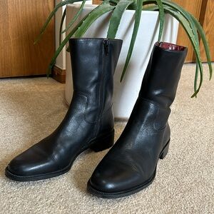 Vintage Eddie Bauer Leather Zip Up boots